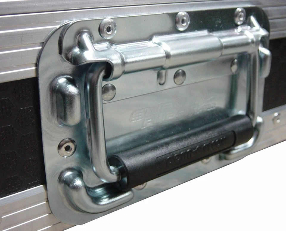 Allen & Heath Xone 96 DJ mixer Swan Flight Case (Hex) - Image 3 of 4