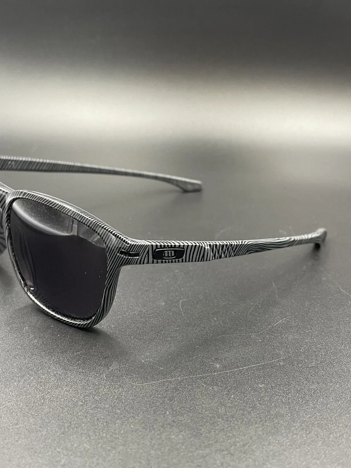 Oakley Enduro Huella Dactilar Pulida Blanco con Lentes Gris Nuevo Foto 2 de 4