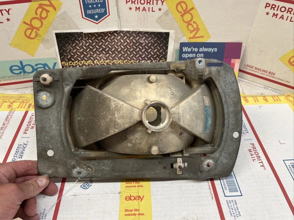 85-92 VW VOLKSWAGEN JETTA PASSENGER RIGHT HEADLIGHT HEAD LIGHT # 165941006 oem - Image 4 of 4