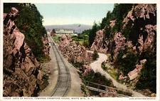 Gate Of Notch Towards Crawford House Wht Mts New Hampshire c1920 Postcard