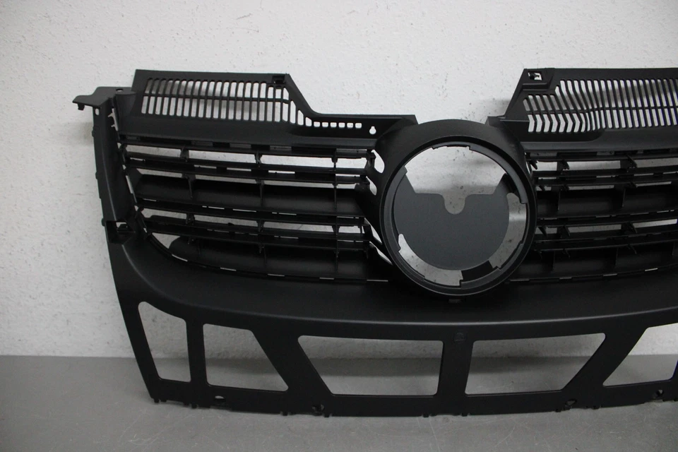 2005 2006 2007 2008 2009 2010 VOLKSWAGEN JETTA FRONT GRILLE Foto 2 de 4