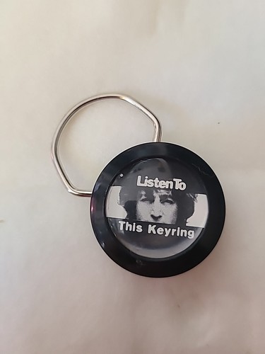 VINTAGE 1974 JOHN LENNON LISTEN TO THIS KEYRING WALLS & BRIDGES PROMO