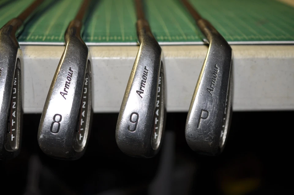 RH Armour 845s Titanium 5i-9i,PW Stiff flex steel 7i-37" #W431 - Image 3 of 4