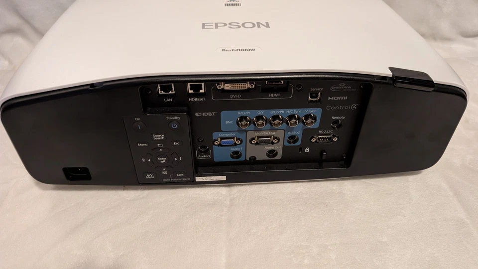 Epson Pro G7000W 3LCD WXGA 6500Lm Projector. Lamp Works No Lens. Includes Cord - Image 3 of 4