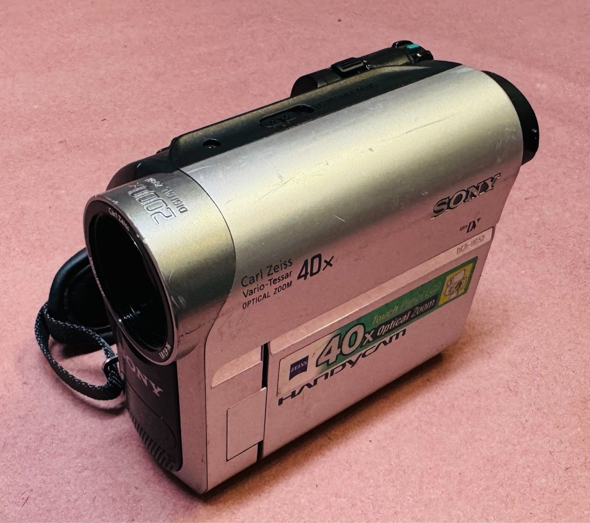 Sony DCR-H52 Handycam Digital Video Mini DV Camera Recorder Zeiss