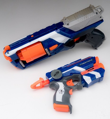 Blaster y pistola Firestrike Nerf n-strike Elite, coleccionable. - Imagen 2 de 12
