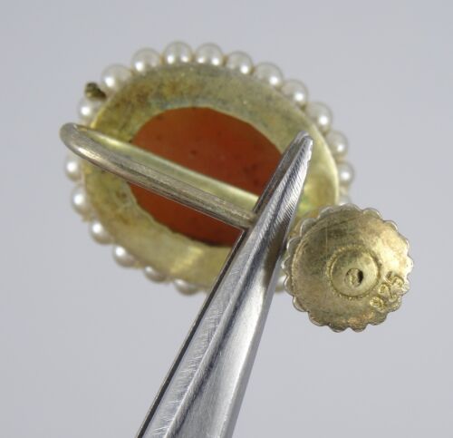 VINTAGE ELABORATE STERLING GOLD WASH SHELL CAMEO WITH FAUX PEARL EARRINGS ~12 mm - Picture 4 of 5