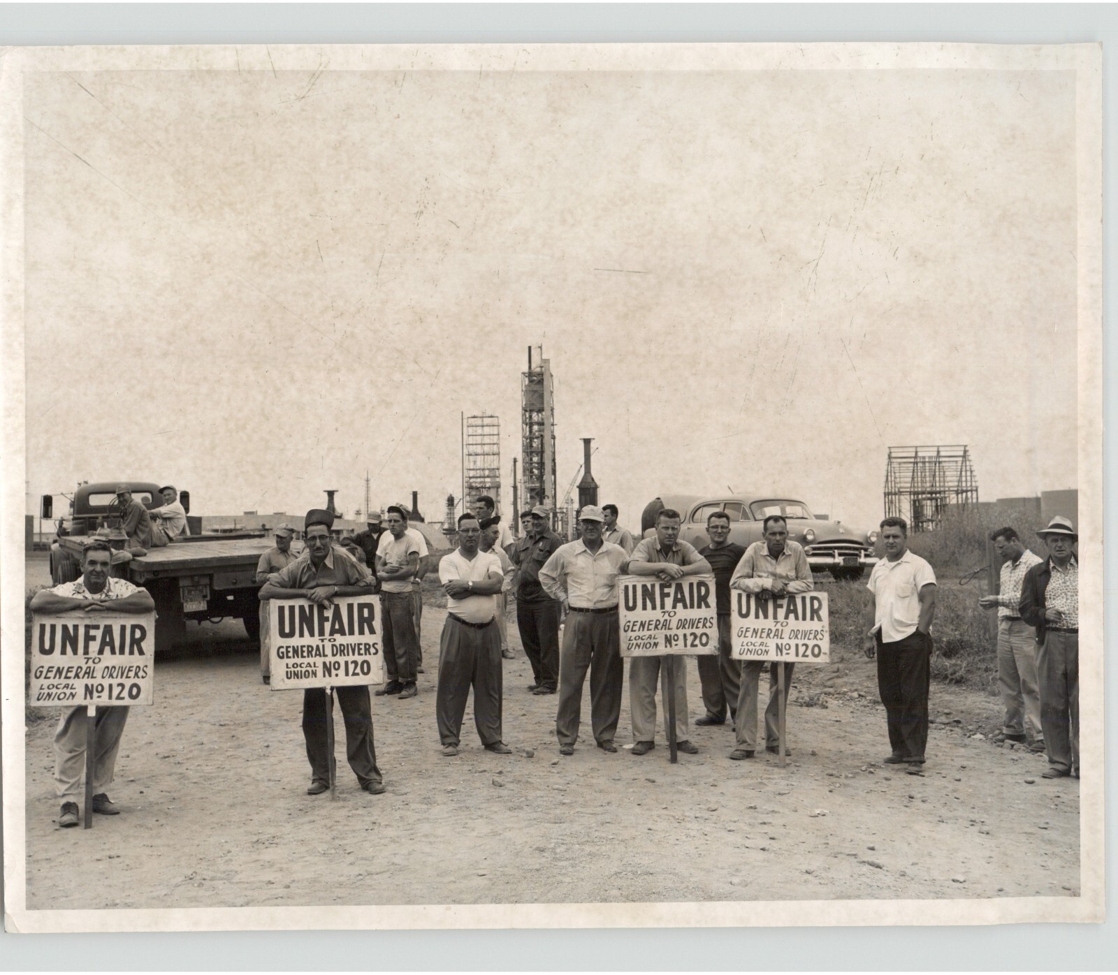 Picket STRIKE The GREAT NORTHERN OIL REFINERY PINE BEND 1955 Press
