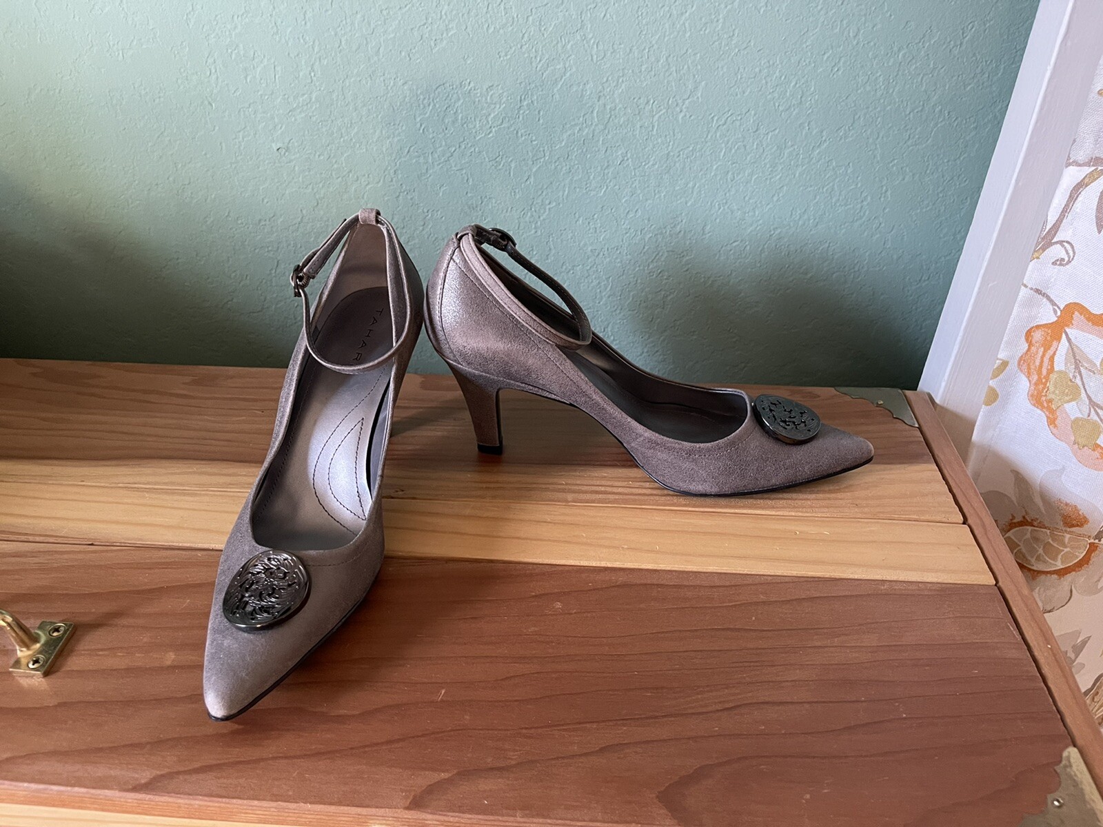 grey heels size 3