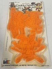 Vintage Terrytoons Mighty Mouse Deputy Dawg Heckle Jeckle Plastic Cookie Cutters