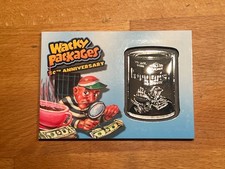 Tarjeta medallón 2017 Topps Wacky Packages 50th Forgers azul 34/99 latas Wacky