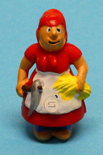 Nr F15 Sammelfigur  Bauernfrau