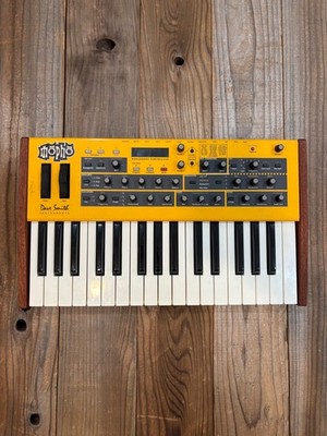 Dave Smith Instruments Mopho Monophonic Synthesizer W/ Original Bag and Power
