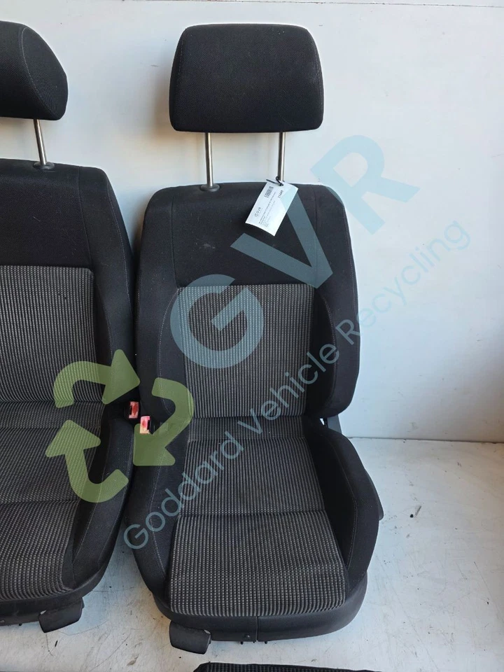 VOLKSWAGEN GOLF GTI MK4 (A4) (1J) 1997-2003 Seats Front & Rear GTI Seats - Image 4 of 4