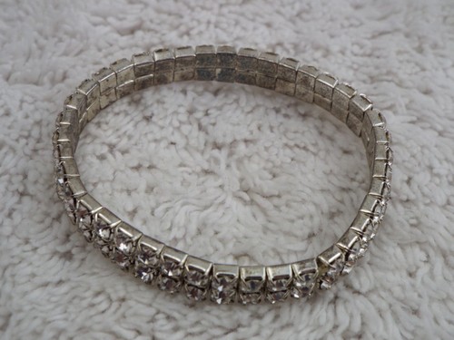 Bracciale elastico due file con strass argentati (A50) - Foto 2 di 2