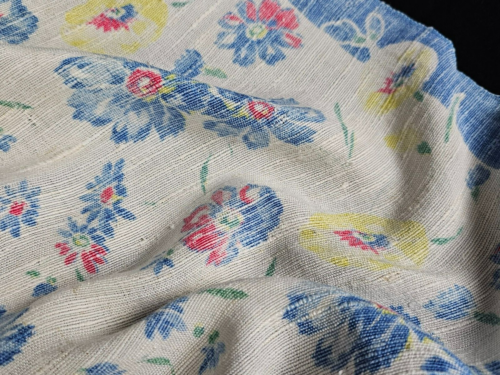 Printed Linen Tea Towel Blue Pink Flowers Floral 28" x 17" Vintage 1960s 70s - Afbeelding 1 van 7