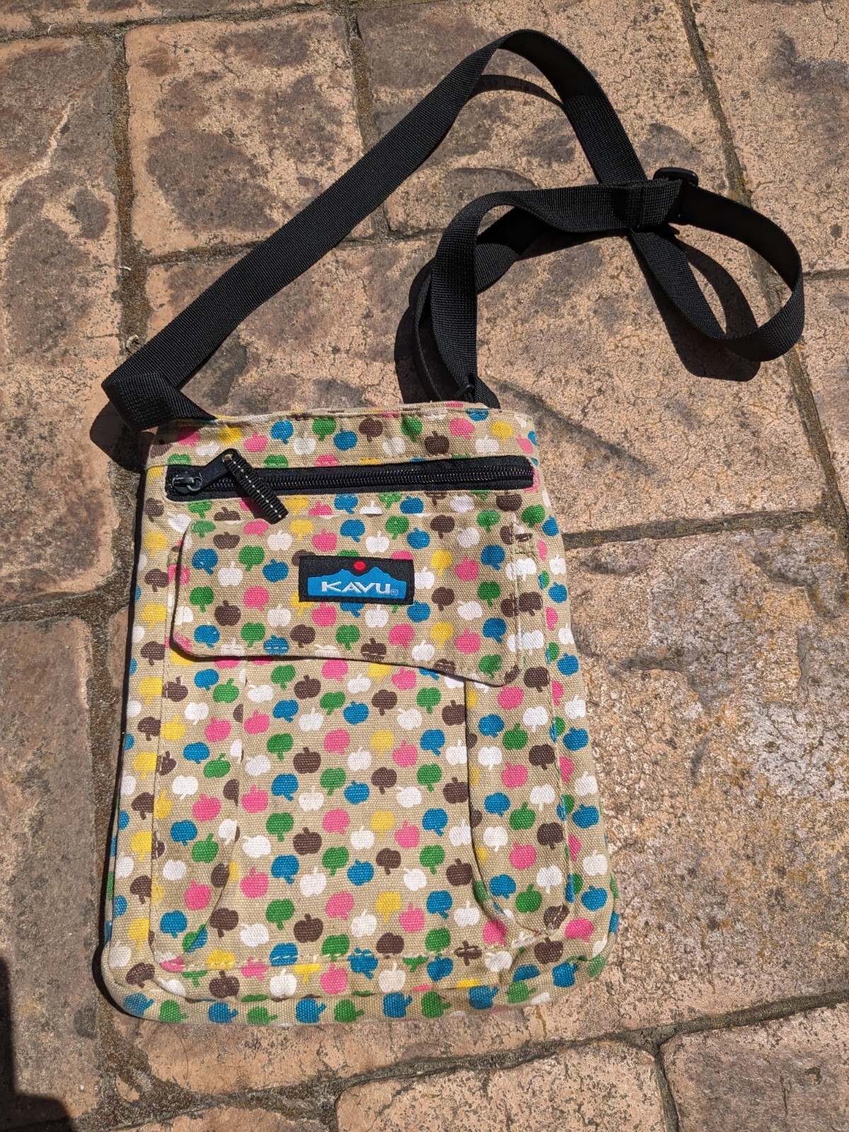 Kavu Adjustable Crossbody Bag for Women Stylish and Lightweight-image