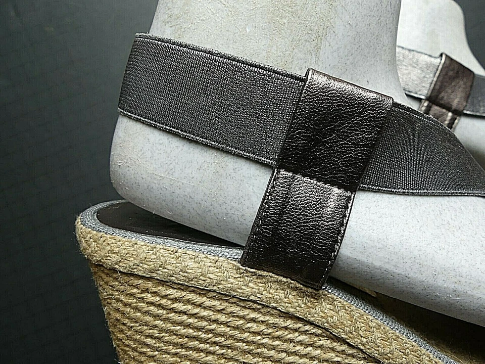 Alpargatas para mujer Andre Assous plateadas/bronce elásticas talla 9,5 M ¡COMO NUEVO! Foto 3 de 4