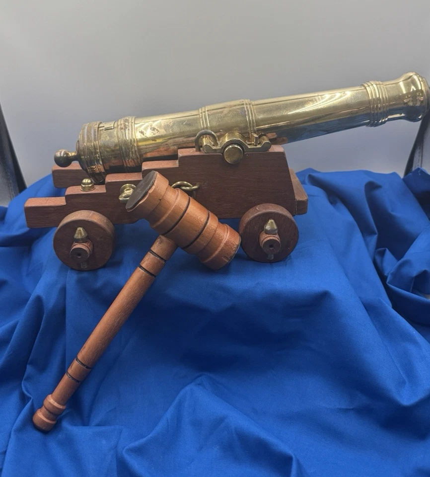 Cañón de saludo estilo Herreshoff señal de saludo polvo negro RGB 10 gagos Foto 4 de 4