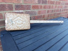 3 STRING HOMEMADE FRETTED ACOUSTIC/ELECTRIC TIN CAN CIGAR BOX GUITAR
