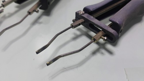 Two New Pace CT-15 & Two TW-15 Thermal Tweezer Solder Hand Pieces w/ Extra Tips - Picture 6 of 11