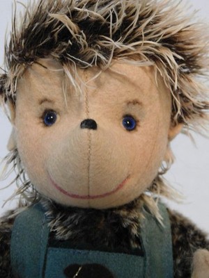 EDINBURGH'S INCUBATOR KLAUS PORCHUPINE BY KAREN SMITH SCHULTE GERMAN MOHAIR 9''