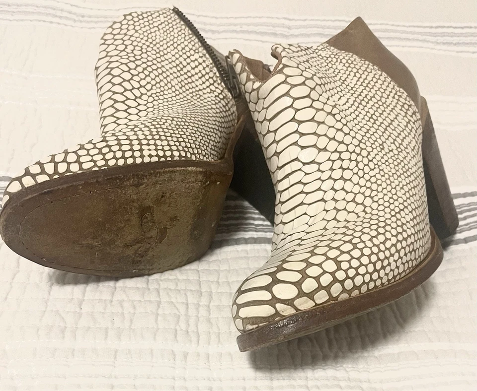 Botas Freebird Detroit - Botines Mujer - Cuero Serpiente Blanco - Talla 9 Foto 2 de 4