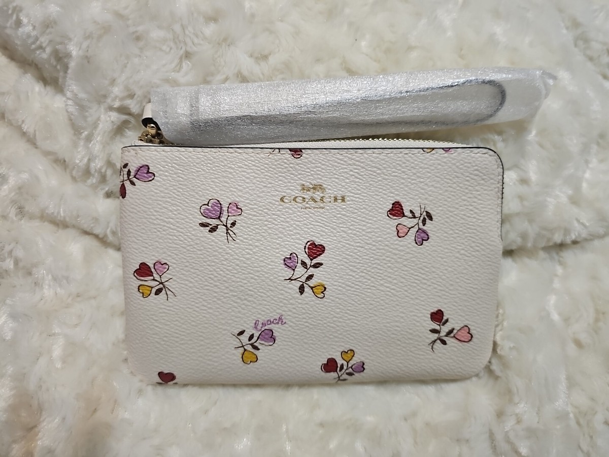 ❤️Coach corner zip wristlet with heart print❤️ | eBay