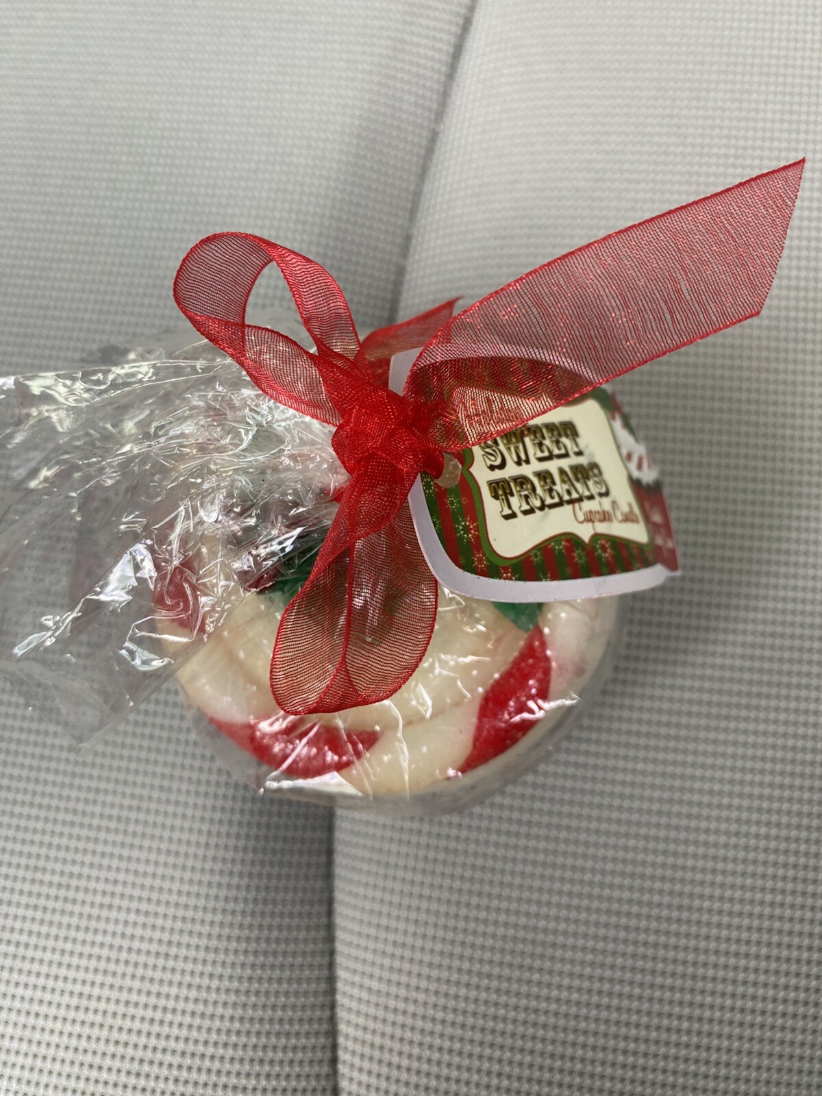 Cupcake Candle with Candy Cane Scent for Christmas Winter Decor-image