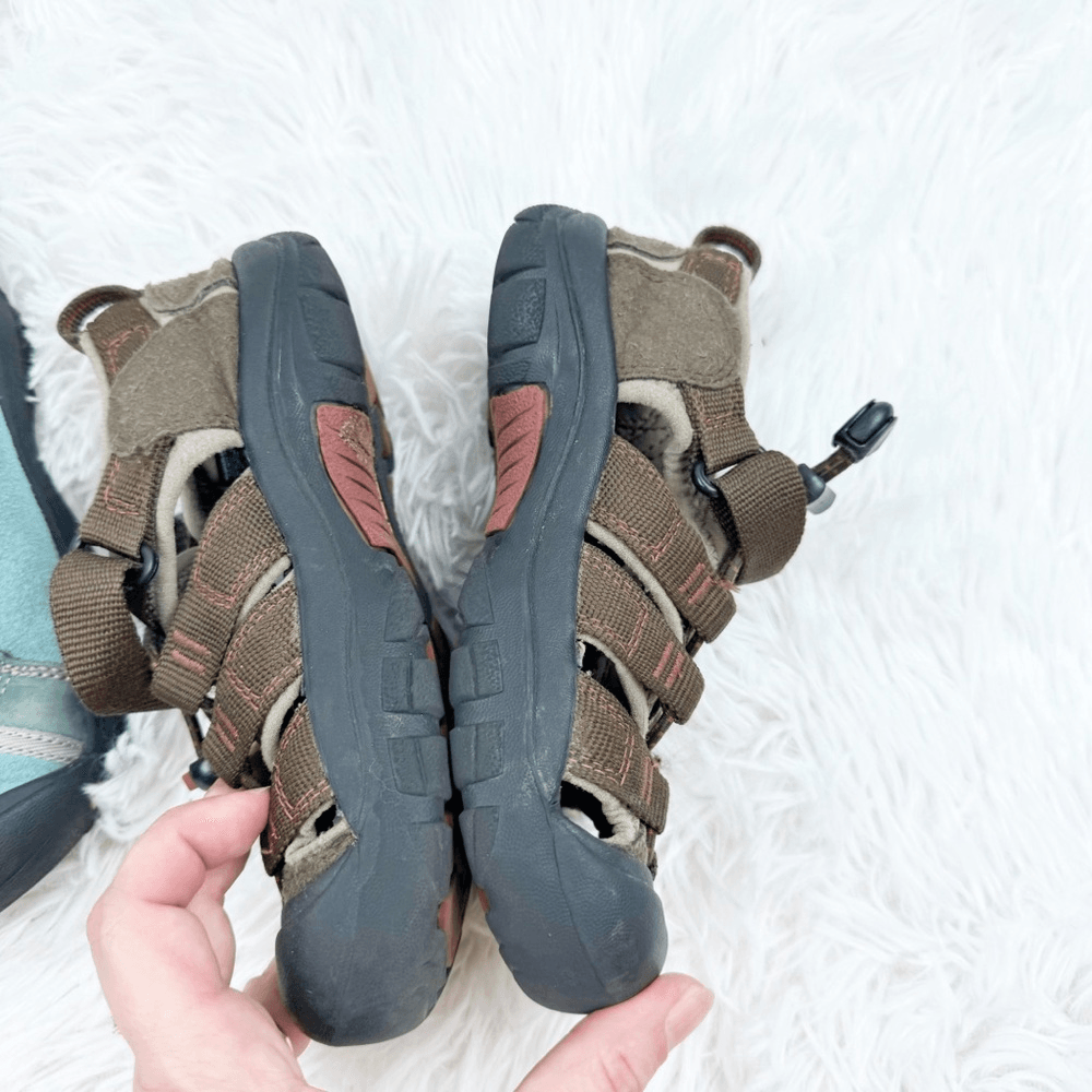 Sandali e sneakers impermeabili Keen Newport & Portola da trekking taglia 13 pacchetto di 2