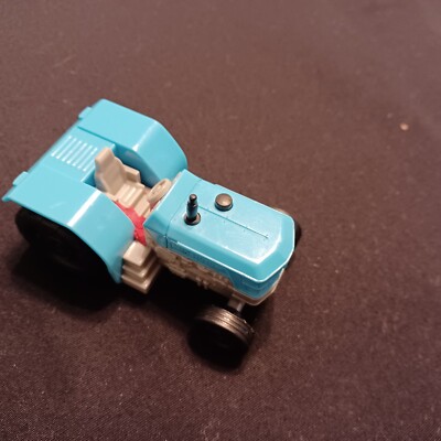 = DRIVEN TOYS FARM TRACTOR BLUE 3 1/2''PLASTIC TOY VEHICLE LOOSE
