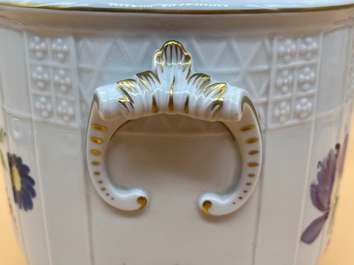 Large Dresden Porcelain Carl Thieme hand painted jardiniere / plant pot. c1920. - Picture 3 of 8
