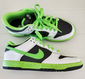 womens lime green and black nike shoes