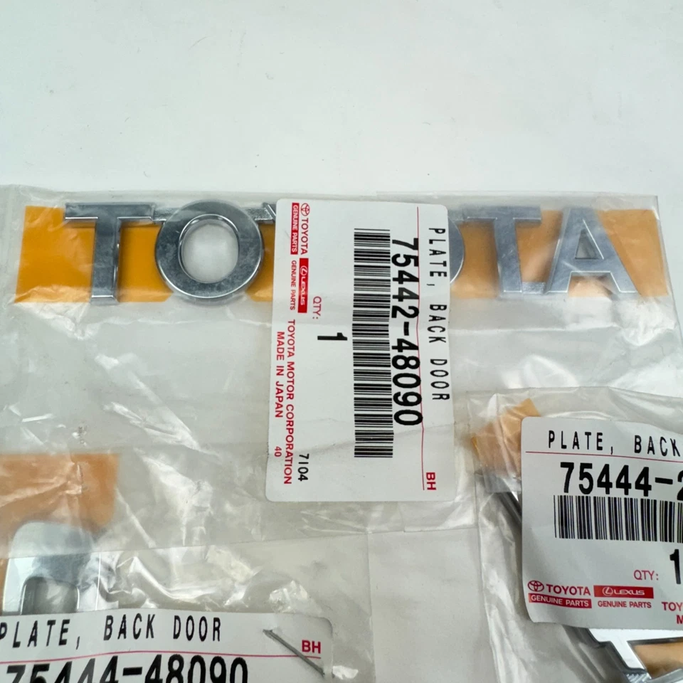 Conjunto de placa de identificação emblema traseiro Toyota Highlander 4WD V6 fabricante de equipamento original 2008 - 2010 75442-48090 - Imagem 3 de 4