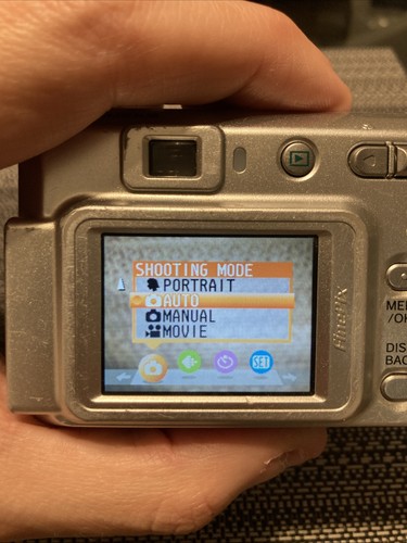 Fujifilm FinePix A500 5.1MP Digital Camera - Silver TESTED - Picture 16 of 18