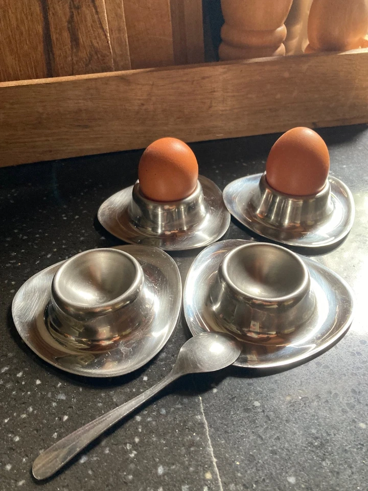 Coquetiers x 4 en inox style Alessi, triangulaire, space âge, 1970 - Photo 2/4