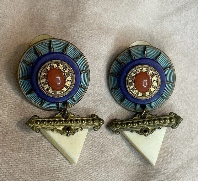 Vintage Abstract Clock w/ Triangle Shape Dangle/D… - image 2