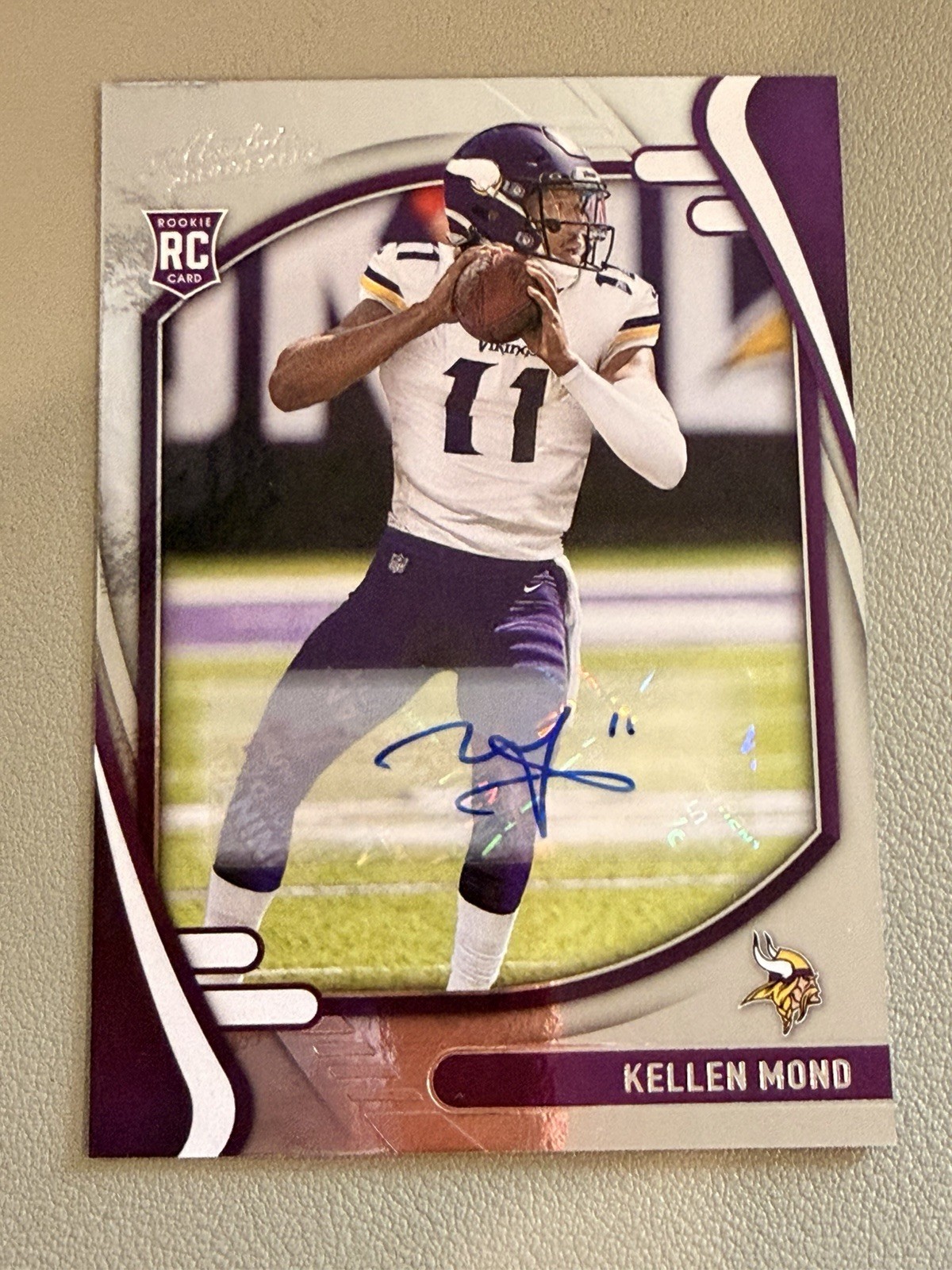 Kellen Mond ROOKIE AUTO 2021 Panini Absolute Autograph #122 Vikings RC