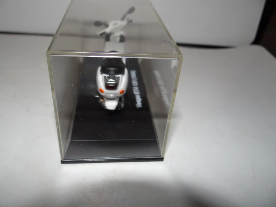NEW RAY VESPA ROLLER ET4 125 1996 WEISS MODELLAUTO 1:32 SAMMLER MODELL - Bild 4 von 4