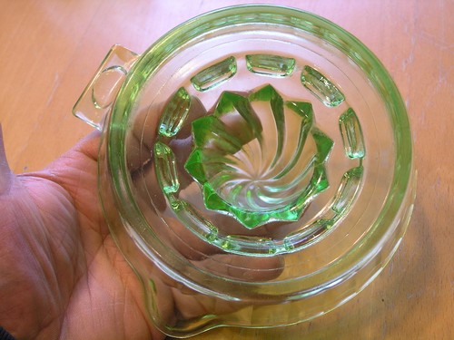 Green Vaseline Uranium Depression Glass Juicer Reamer Handle Spout Juice Tray - Picture 8 of 10