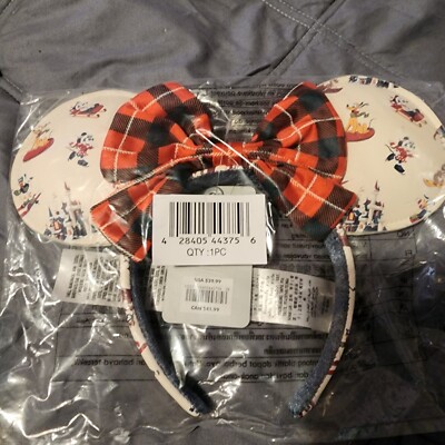 NEW Disney Parks Christmas Holiday Lodge Minnie Mouse Ear  display picture 2