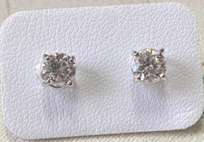 PAIO ORECCHINI ORO BIANCO 18kt. CON DIAMANTI NATURALI TAGLIO BRILLANTE ct 0,86