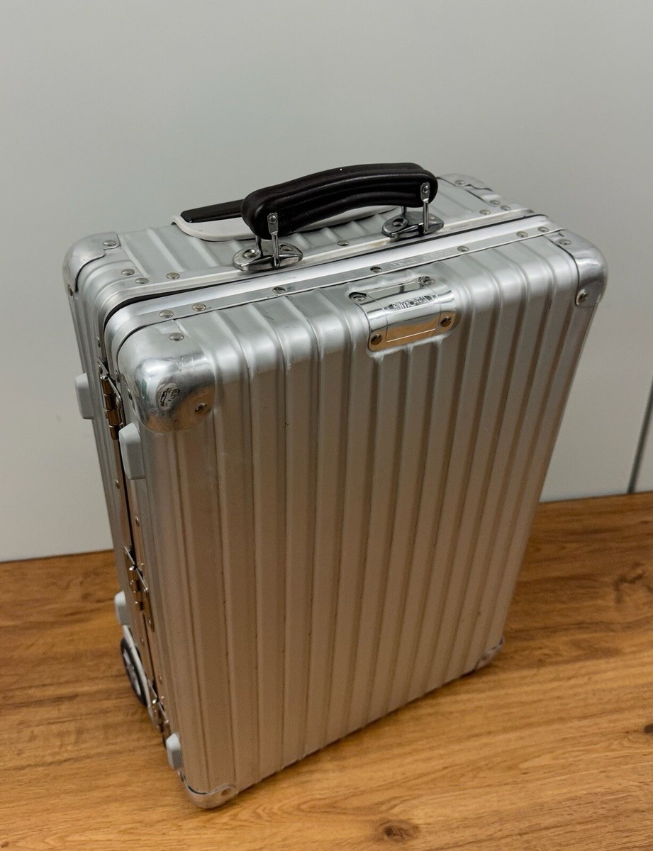 Rimowa Classic Flight Cabin Trolley 35L (pre LVMH) 2 wheels Rimowa Classic Flight Cabin Trolley 35L (pre LVMH) 2 wheels