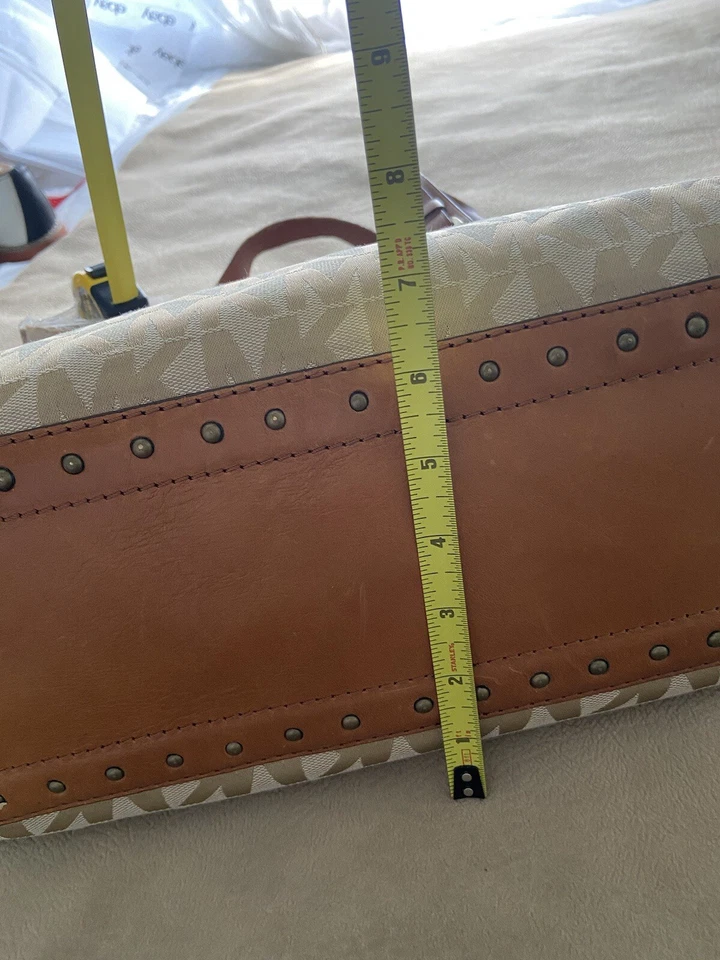 Vintage Michael Kors Hutton Cuero Monograma Doble Mango Foto 4 de 4