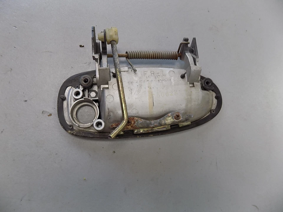 93 94 95 96 97 Lexus GS300 Manija de puerta exterior del conductor delantero izquierdo plateada Foto 2 de 3