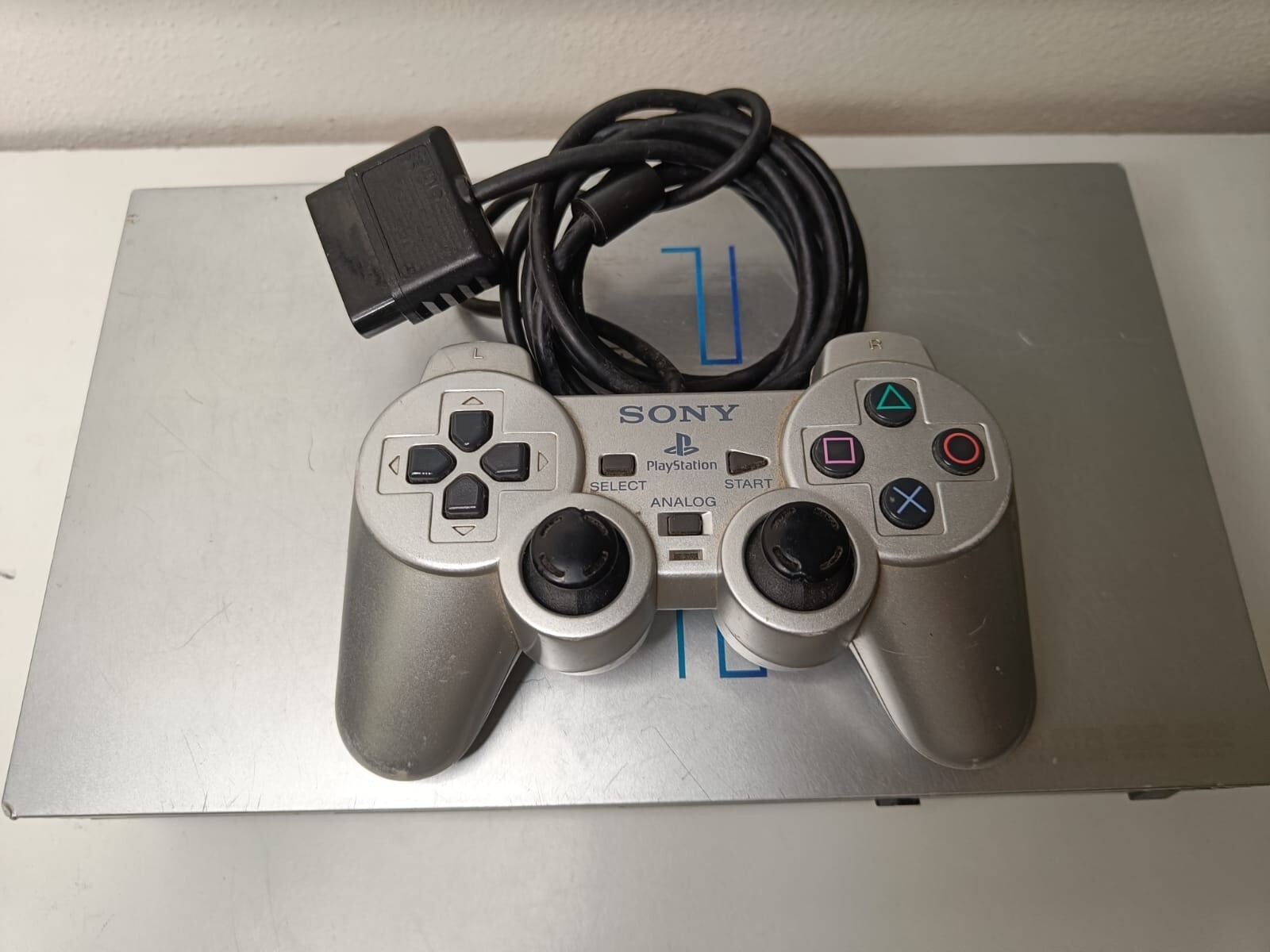 Sony Playstation 2 Silver fat (SCPH-50004) + 1 Joystick - Rara Edizione limitata - Foto 10 di 11