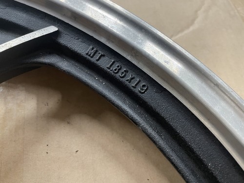 YAMAHA 81 82 83 XJ550 XJ 550 MAXIM FRONT WHEEL RIM OEM 4U8-25168-00-00 - Picture 6 of 7