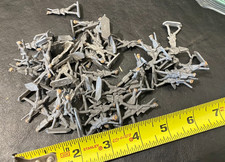 unpainted lead soldiers lot of 56 infantry soldier army military vintage