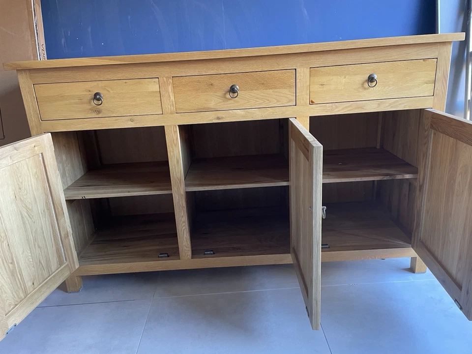 Solid Oak Sideboard 150cm wide x 90.5cm high x 54.5cm deep - Image 2 of 4