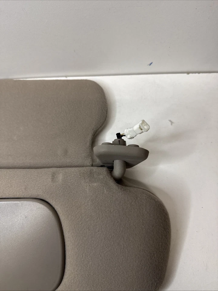 Parasol lado derecho para pasajero Toyota Avalon 1995-1999 bronceado iluminado Foto 3 de 4